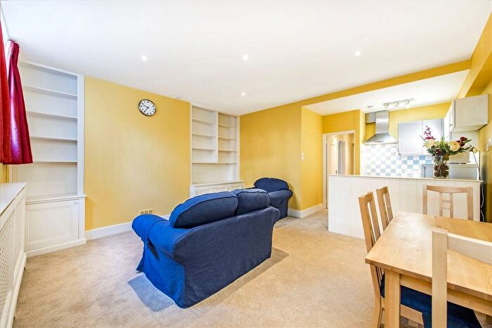 2 Bedroom Flat To Rent In Cumberland Street, London, SW1V