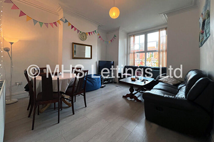 7 Bedroom Terraced House To Rent In Brudenell Avenue, Leeds, LS6