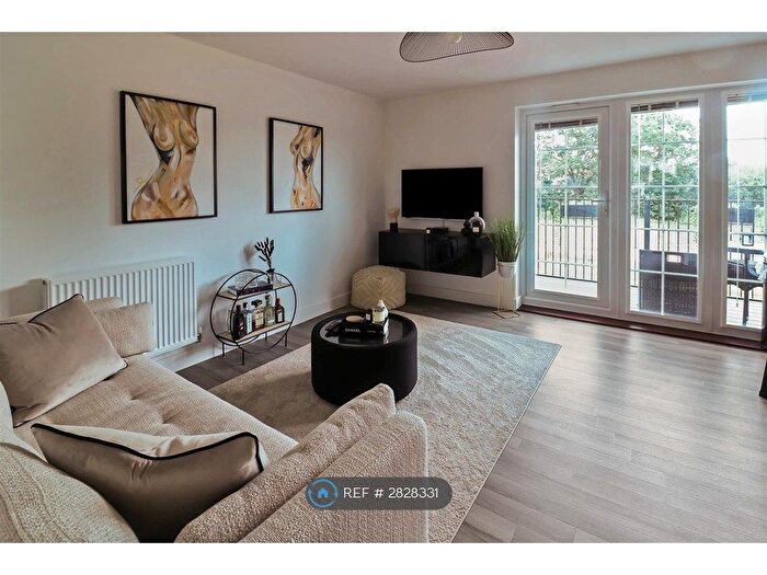 1 Bedroom Flat To Rent In Kingfisher Way, Harlow, CM17