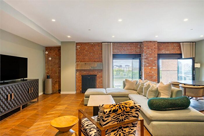 3 Bedroom Flat To Rent In Circus Road West, London, SW11
