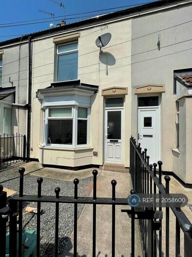 3 Bedroom Terraced House To Rent In Mables Villas, Hull, HU9
