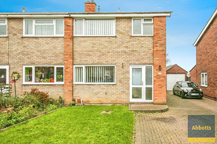 3 Bedroom Semi-Detached House To Rent In Kempton Road, Ipswich, IP1