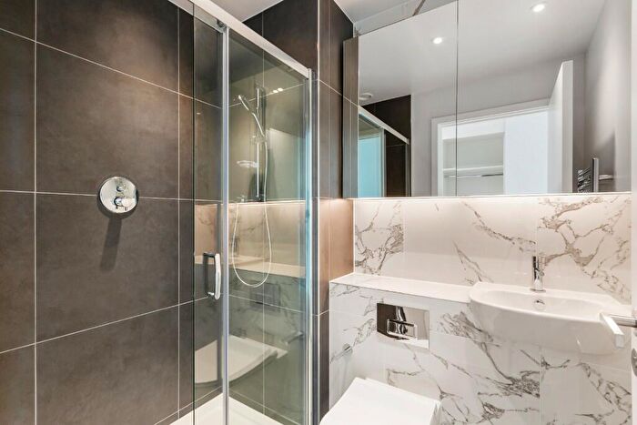 3 Bedroom Flat To Rent In Uncle Deptford, Evelyn Street, London, SE8
