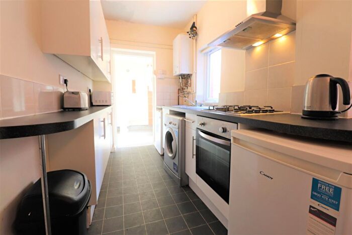 3 Bedroom Terraced House To Rent In Eldon Road, Birmingham, B16