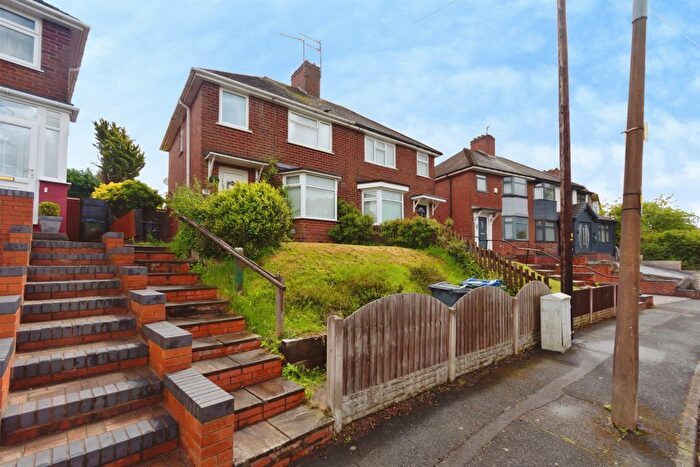 3 Bedroom Semi Detached House For Sale In Trinder Road, Smethwick, B67