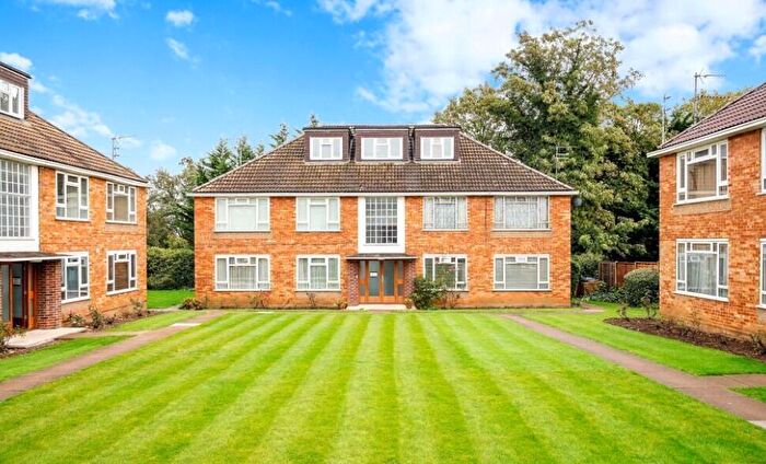 1 Bedroom Flat To Rent In Fairfield Close, London, N12