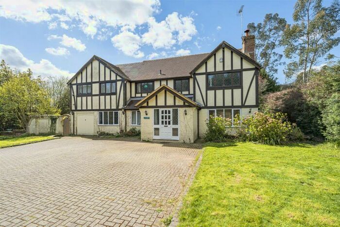 5 Bedroom Detached House For Sale In Blackhouse Road, Colgate, Horsham, RH13