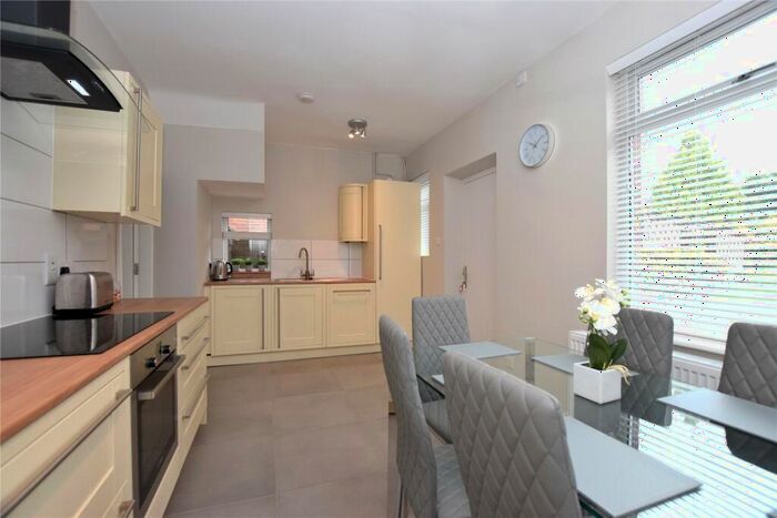 3 Bedroom Semi-Detached House To Rent In Dunhill Rise, Leeds, LS9