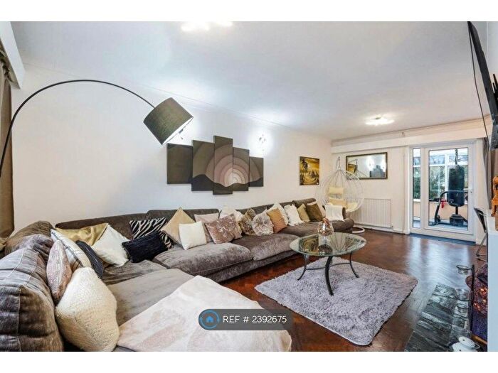 4 Bedroom Detached House To Rent In Woodgavil, Banstead, SM7