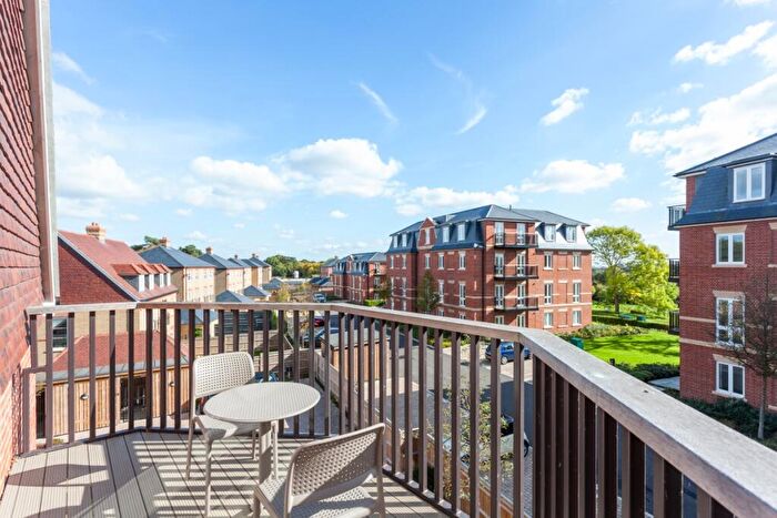 2 Bedroom Apartment To Rent In Sassoon Drive Barnet, EN4