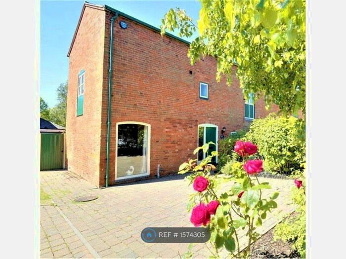 2 Bedroom End Of Terrace House To Rent In The Woodlands, Burton-On-Trent, DE13