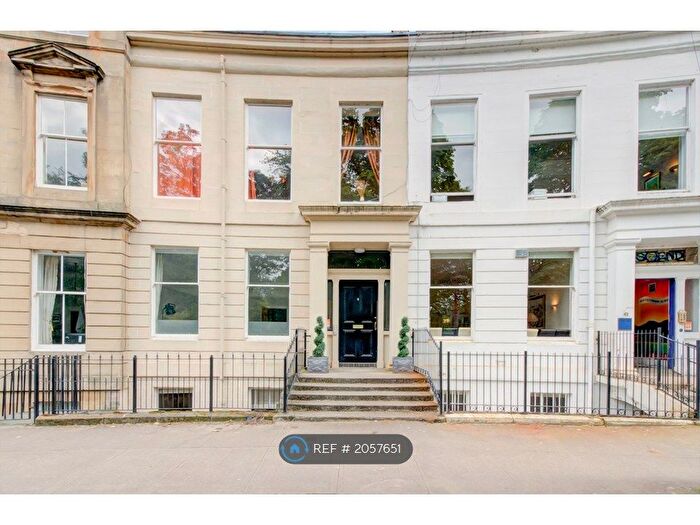 2 Bedroom Flat To Rent In Queens Crescent, Glasgow, G4