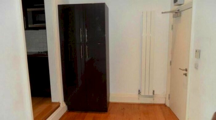 Studio To Rent In West End Lane, London, NW6