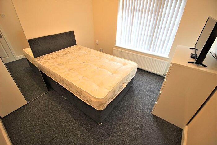 1 Bedroom Terraced House To Rent In Newly Refurbished Double Room To Rent, Tydeman Street, Gorse Hill, SN2