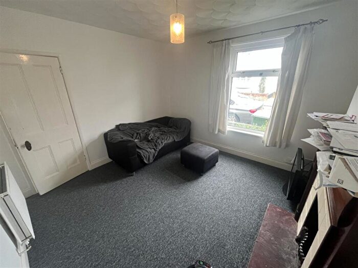 4 Bedroom End Of Terrace House To Rent In Castle Street, Southampton, SO14
