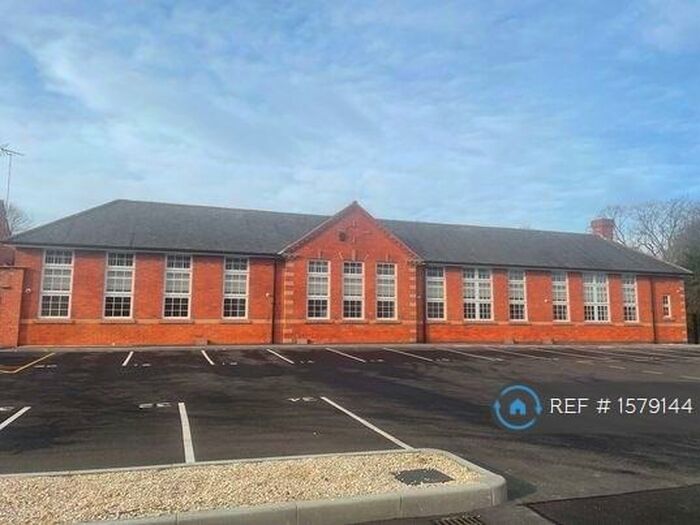 2 Bedroom End Of Terrace House To Rent In Memorial Avenue, Worksop, S80