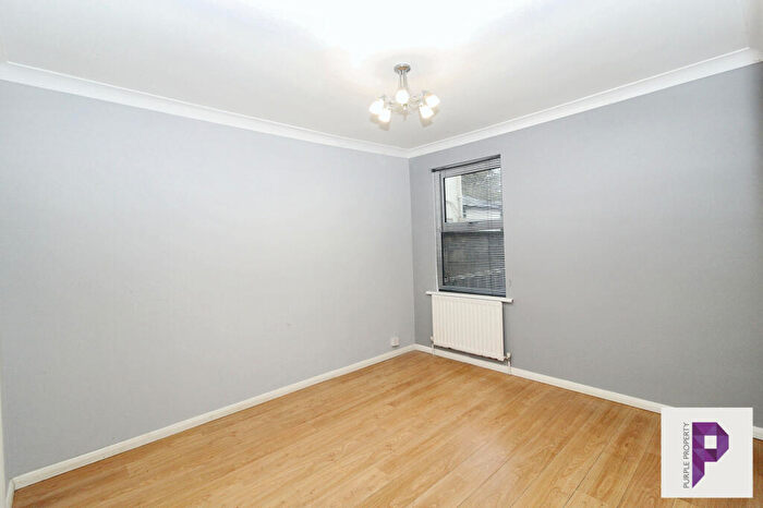 3 Bedroom Terraced House For Sale In Livingstone Road, Gillingham, Kent, ME7