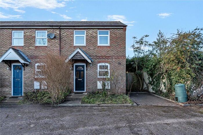 2 Bedroom End Of Terrace House For Sale In Galpin Close, Oxford, OX4