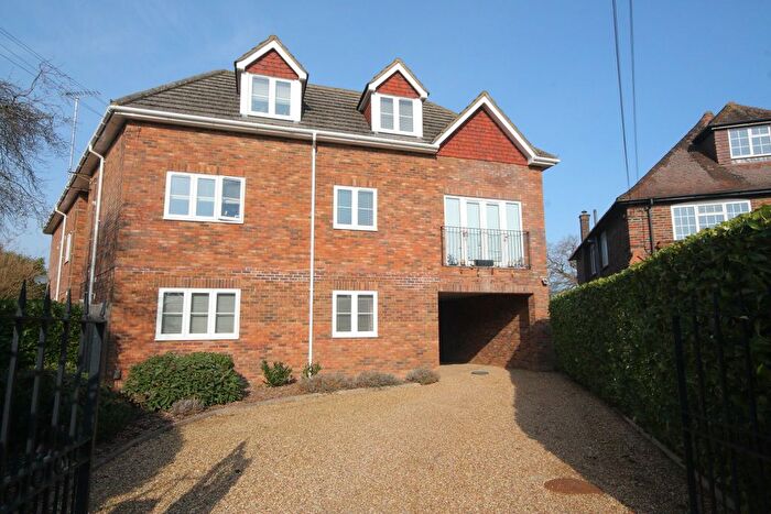 2 Bedroom Flat To Rent In Westfield Road, Woking, GU22