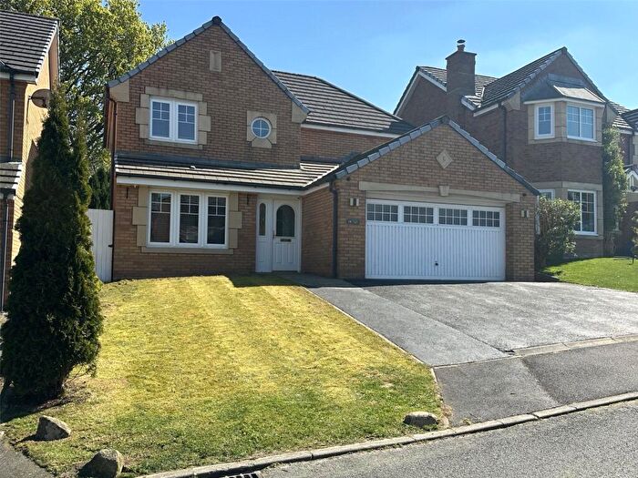 4 Bedroom Detached House For Sale In Kestrel View, Glossop, Derbyshire, SK13