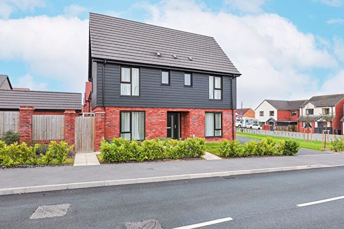 4 Bedroom Detached House For Sale In Willow Road, Pilsley, S45