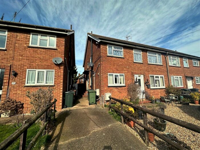 2 Bedroom Maisonette To Rent In Mabledon Avenue, Ashford, TN24