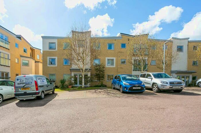 2 Bedroom Apartment To Rent In Bury Road, Hemel Hempstead, Hertfordshire, HP1