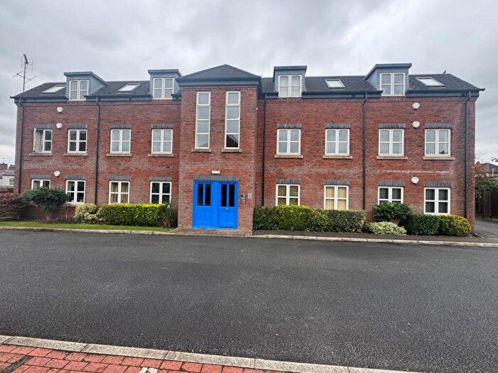 2 Bedroom Apartment To Rent In St Andrews Court, Macclesfield, SK11