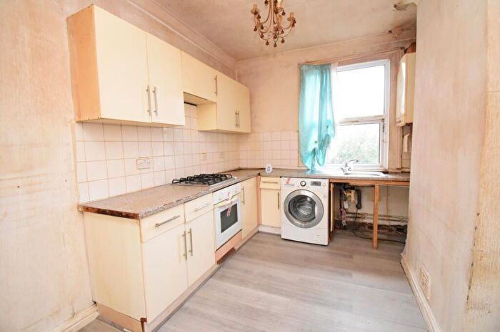 3 Bedroom Terraced House For Sale In Tewson Road, Plumstead, SE18