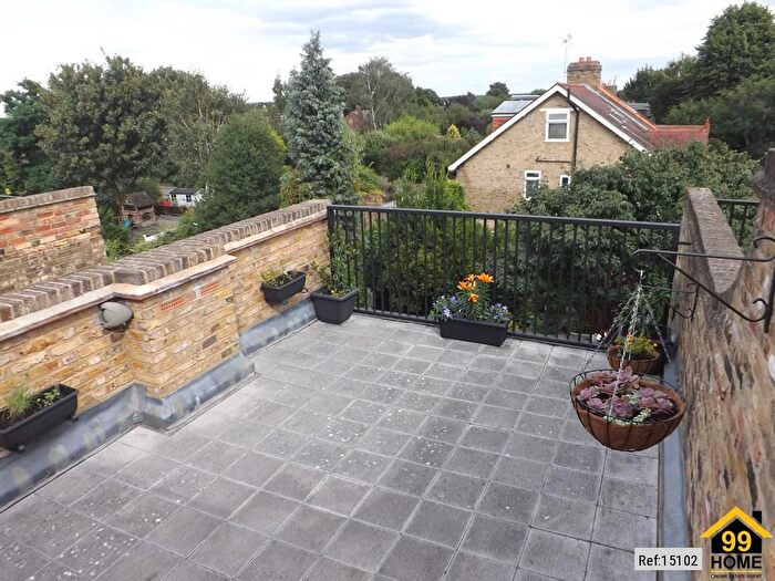 1 Bedroom Flat To Rent In Wellington Road, Hampton Hil, Middlesex, TW12