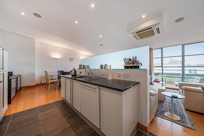 3 Bedroom Flat For Sale In Farm Lane, London, SW6