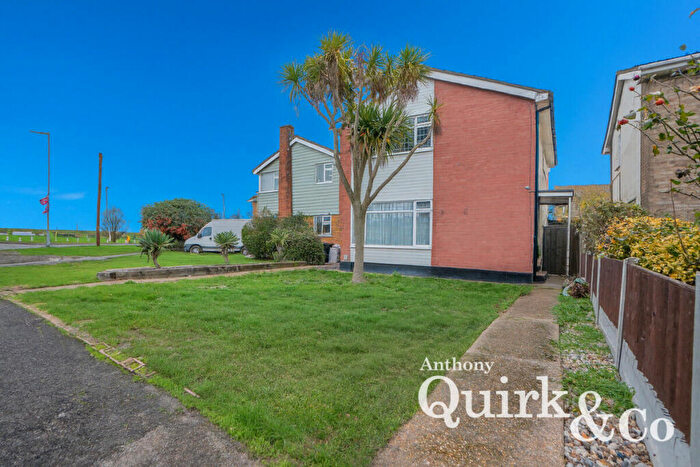 3 Bedroom Detached House For Sale In Furtherwick Road, Canvey Island, SS8