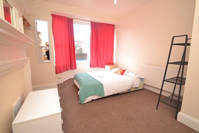 6 Bedroom Terraced House To Rent In Derby Road, Lenton, Nottingham, NG7
