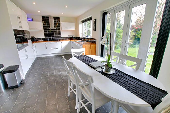 4 Bedroom Detached House For Sale In High Road, Tholomas Drove, PE13