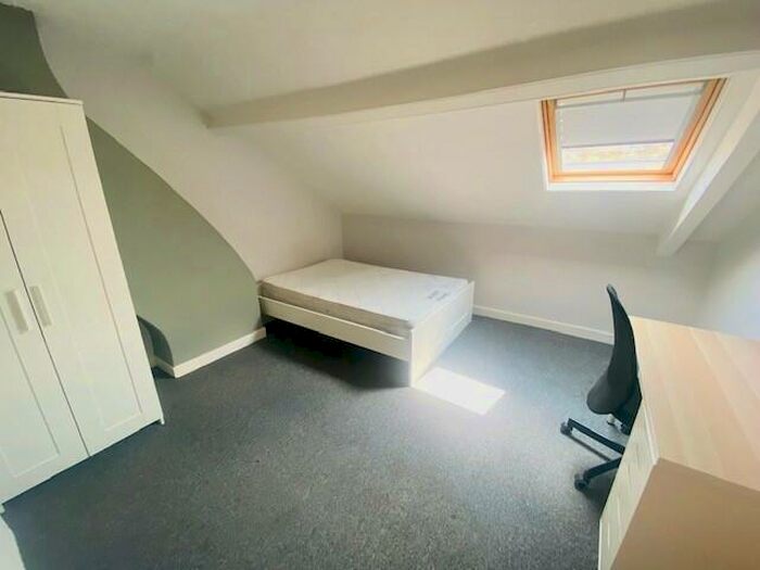 6 Bedroom Terraced House To Rent In North Luton, Cardiff, CF24