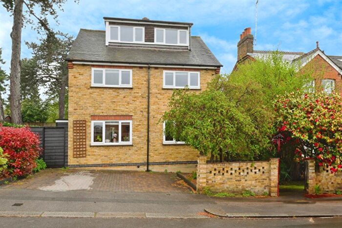 5 Bedroom Detached House For Sale In Briscoe Road, Hoddesdon, EN11