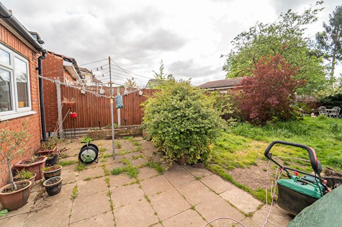 3 Bedroom Semi-Detached House For Sale In Wimborne Avenue, Southall, UB2