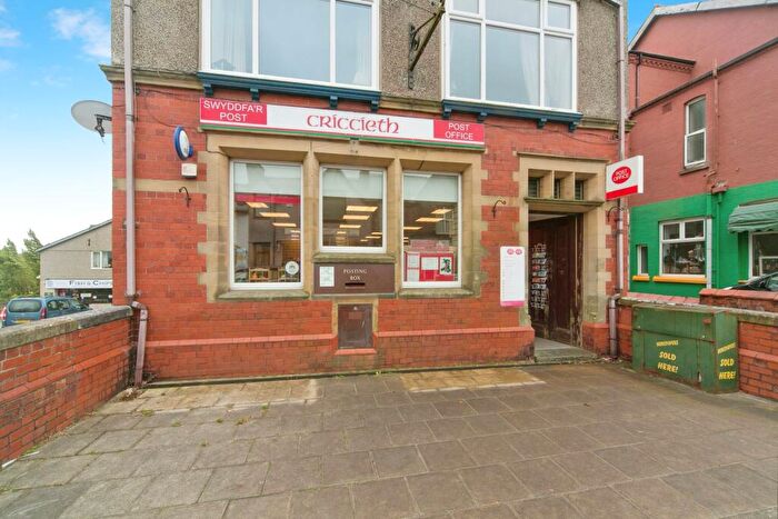 Detached House For Sale In High Street, Criccieth, Gwynedd, LL52