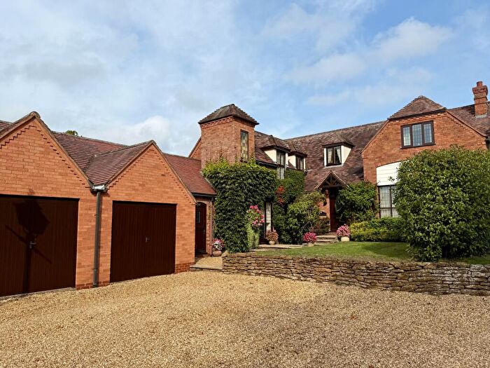 4 Bedroom Barn Conversion For Sale In Chestnut Lodge, Clopton, Stratford-upon-avon, Warwickshire, CV37