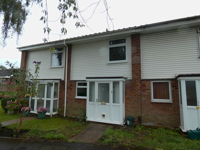 3 Bedroom Property To Rent In Semper Close, Knaphill, GU21