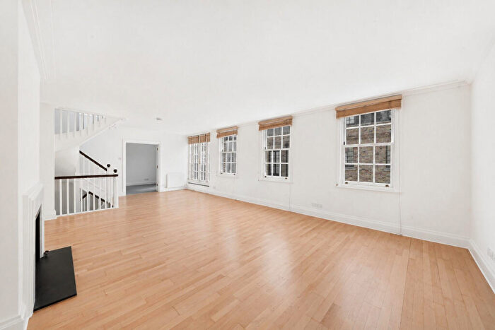 3 Bedroom Mews To Rent In Coleherne Mews, London, SW10