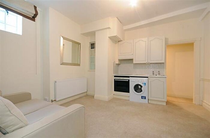 1 Bedroom Flat To Rent In Strathmore Court, Park Road, London, NW8