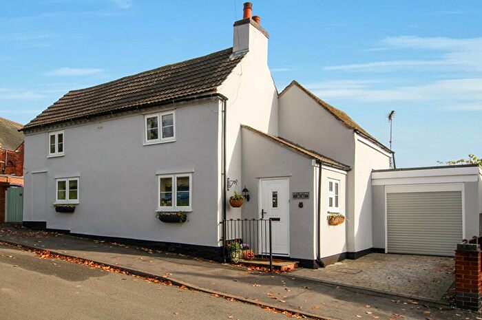 3 Bedroom Detached House For Sale In Owl Cottage, DE12