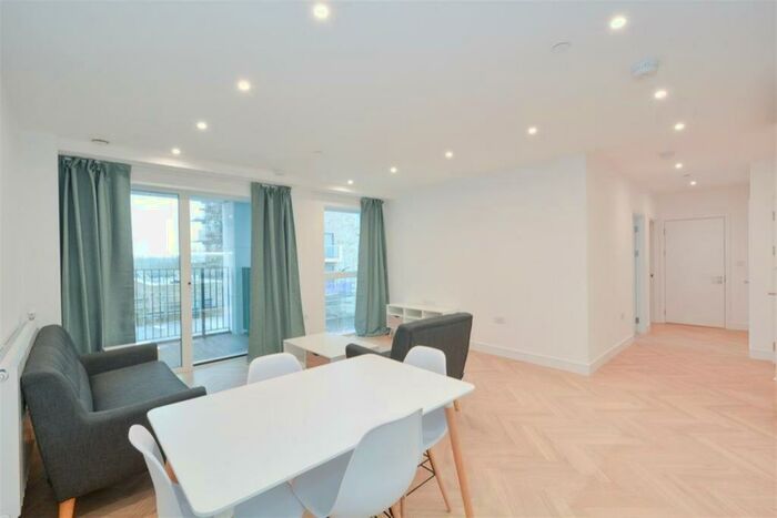 2 Bedroom Apartment To Rent In Birch House, SE3