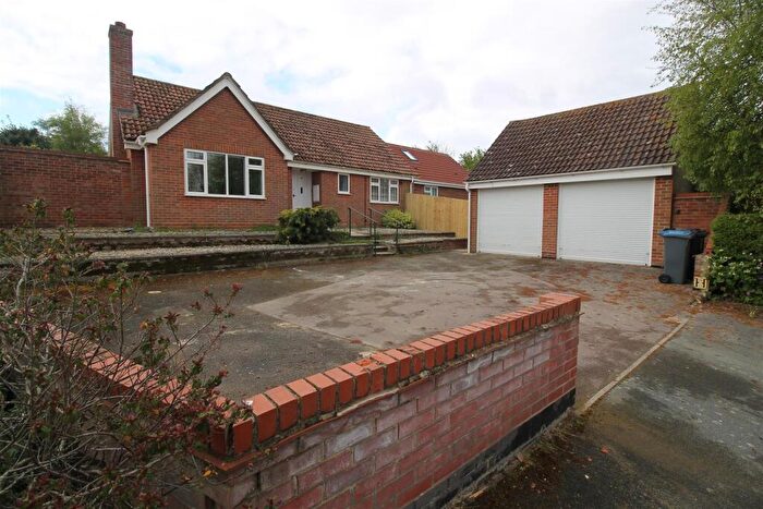 5 Bedroom Detached Bungalow To Rent In Middleton, IP17