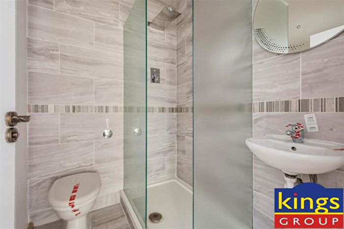 4 Bedroom Penthouse For Sale In Lansdowne Drive, London, E8 - Photo 11