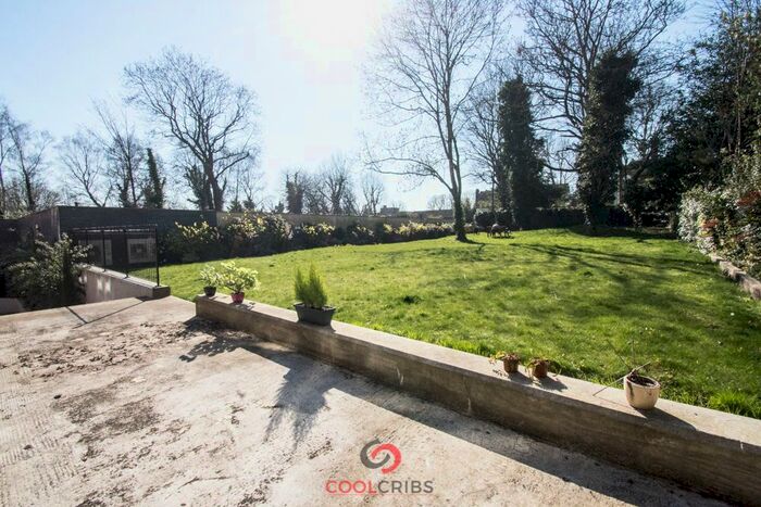 Studio To Rent In Lowman Road, London, N7