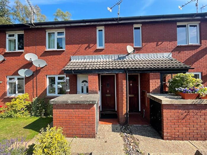 1 Bedroom Flat To Rent In Avon Drive, Alderbury, SP5