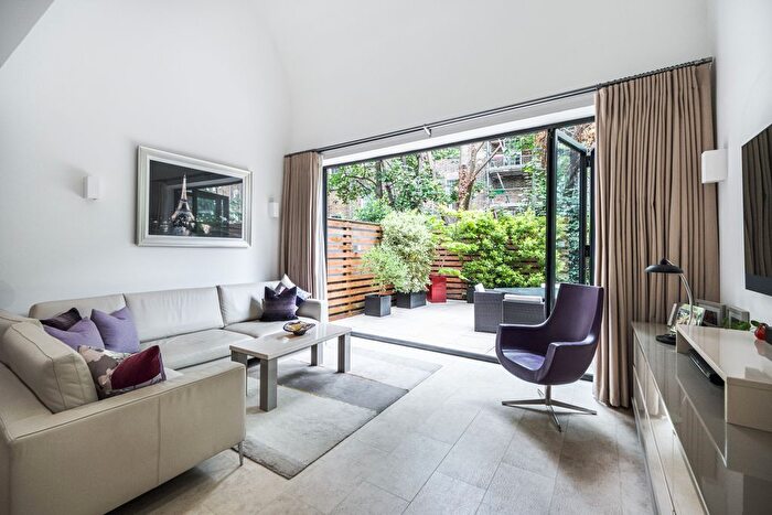 4 Bedroom Terraced House To Rent In Liverpool Road, Islington, N1