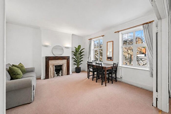 2 Bedroom Flat For Sale In Haverstock Hill, Belsize Park, NW3